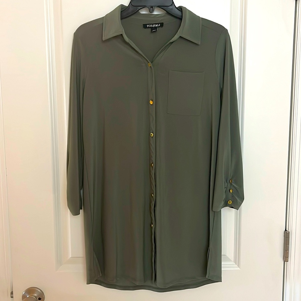 Green roz and Ali shirt
